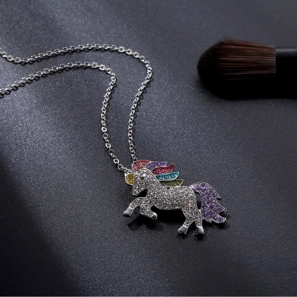Luxury Rhinestone Unicorn Necklace and Bracelet Set - Picture 4 of 5